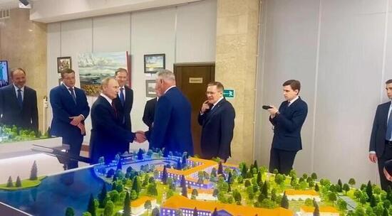 Preview Пока Трамп вещал из Овального кабинета, Путин посетил атомщиков в Сарове