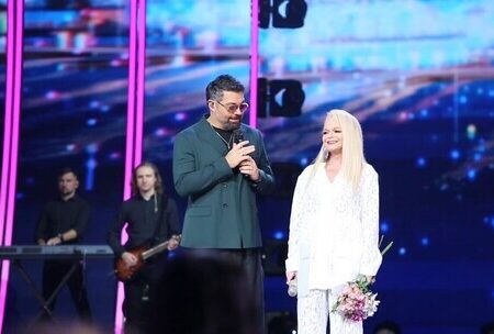 Алексей Чумаков и Лариса Долина: История Поддержки и Юмора на Сцене