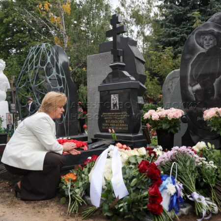 Васильева навсегда: открытие памятника великой актрисе Театра сатиры