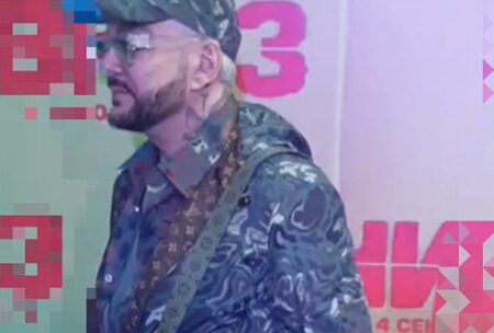 Филипп Киркоров вызвал ажиотаж своим «военным» образом на кинопремьере