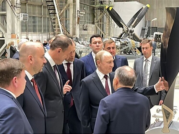 Preview Путин оценил передовую лопатку вентилятора для двигателя ПД-35