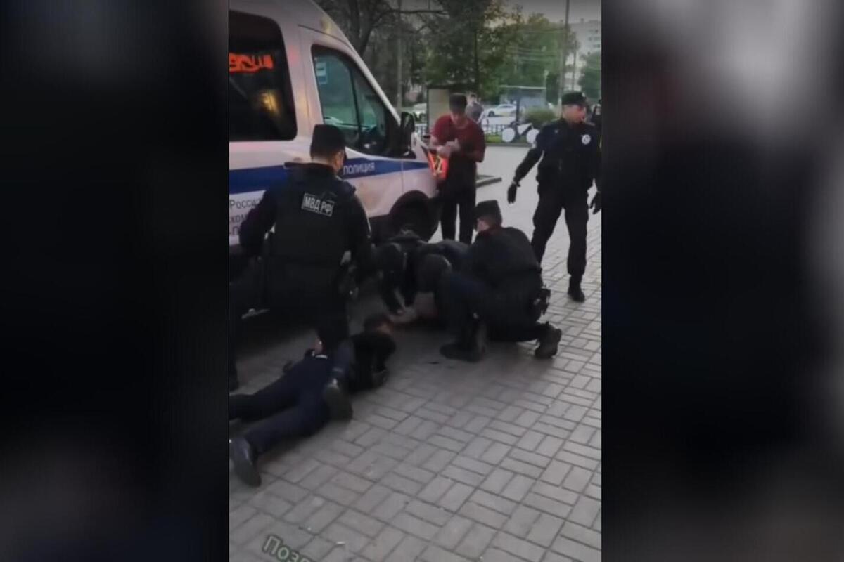 Preview Полиция Петербурга жестко пресекла попытку диаспоры освободить вооруженного соотечественника
