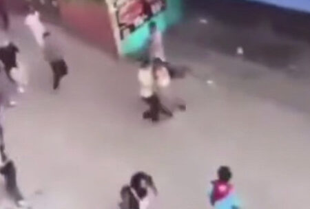 Министр финансов Непала подвергся нападению протестующих