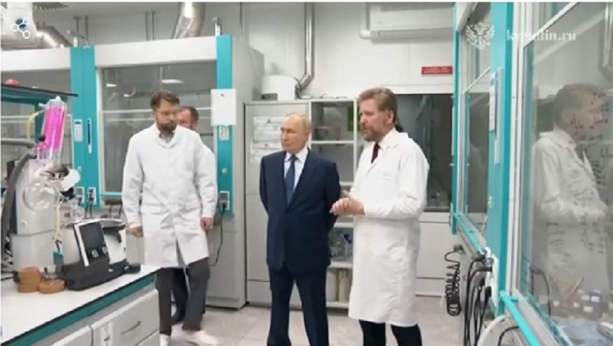 Preview Инновации в Сириусе: Путину представили «молодильную клубнику» и устойчивый виноград