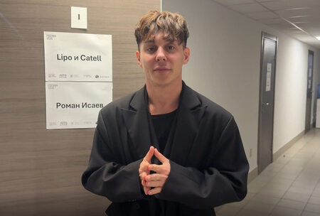 Певец Роман Исаев поздравил столицу с Днём города