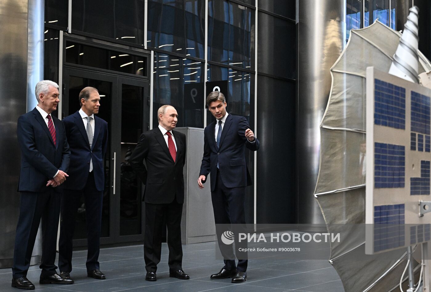 Preview Президент Путин посетил новый Национальный космический центр в Москве