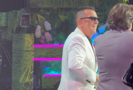 Буйнов удивил зрителей и помощников необычным жестом