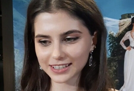 Звезду «Папиных дочек» Денисову потянуло на Канта: видеорассказ