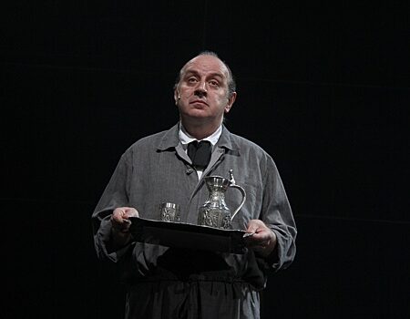 Актер Иван Агапов рассказал о коллегах по спектаклю «Женитьба»