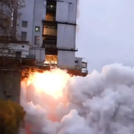 Роскосмос провел наземные огневые испытания первой ступени новой ракеты Союз-5