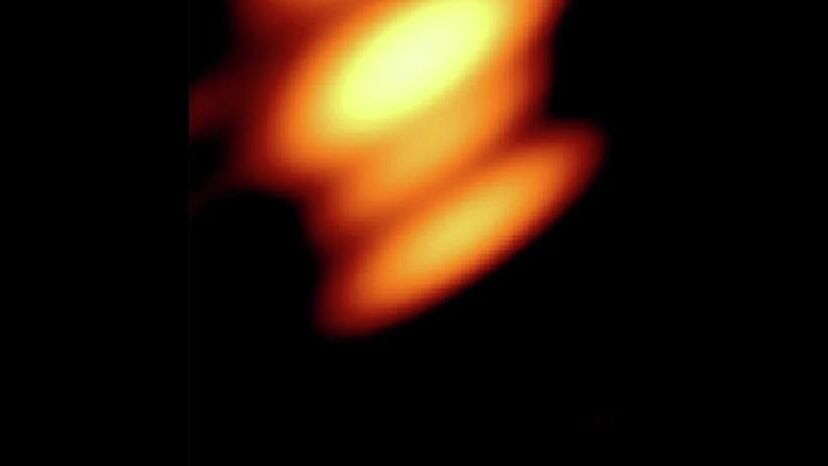 Preview Появилось фото двух черных дыр, вращающихся друг вокруг друга