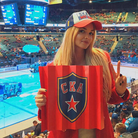 Звезды трибун: Самые красивые болельщицы КХЛ (Неделя 6)