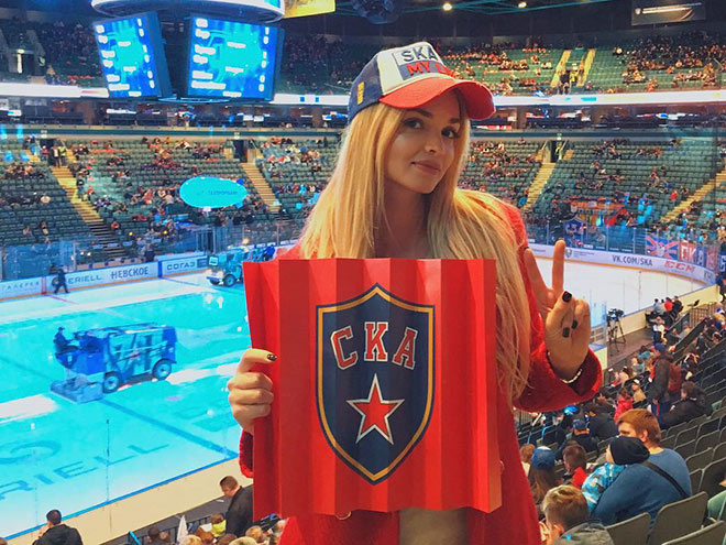 Preview Звезды трибун: Самые красивые болельщицы КХЛ (Неделя 6)